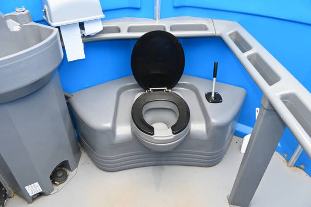 Best Porta potty delivery and setup  in Edcouch, TX